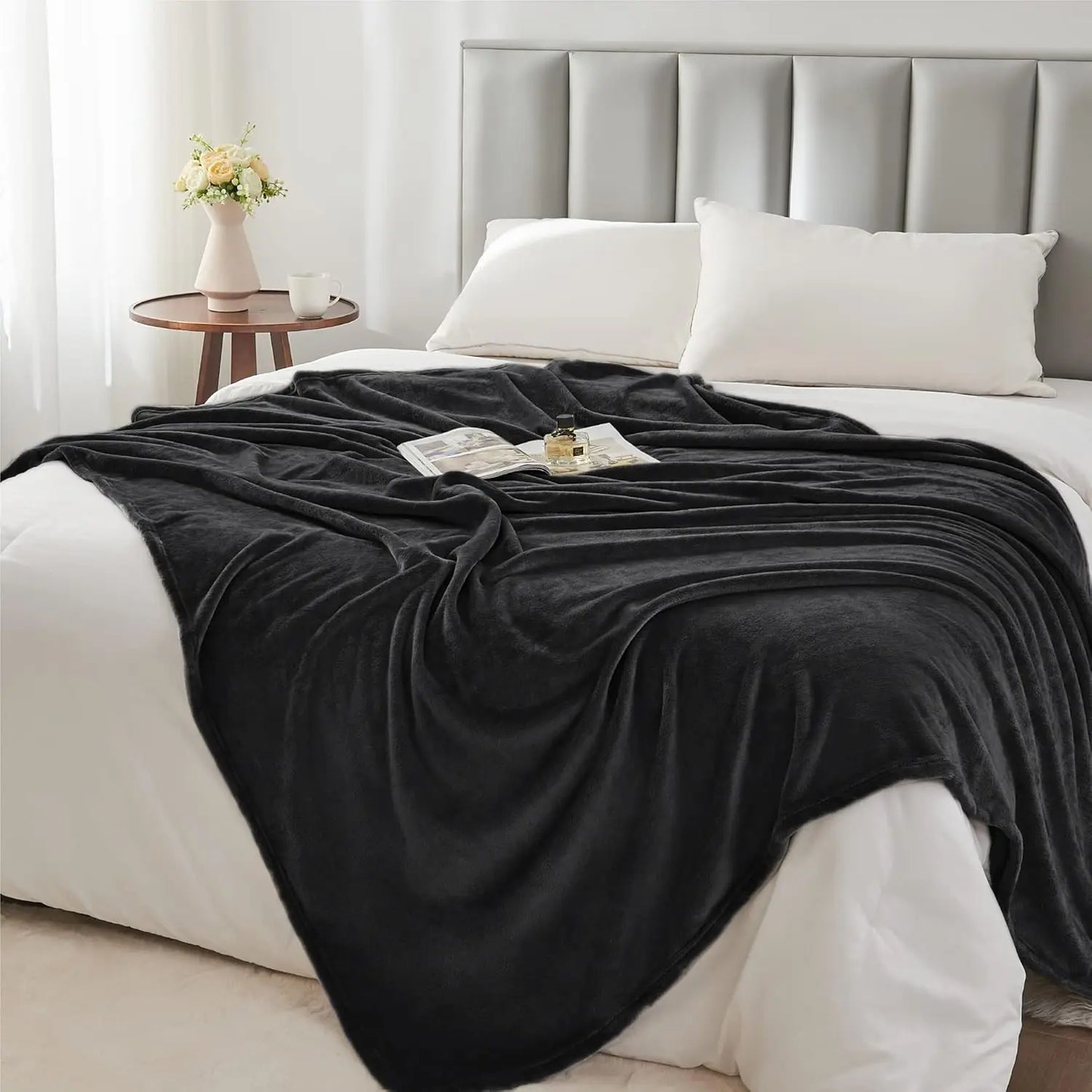 BEDELITE Fleece Blanket Black Throw Blankets for Couch & Bed, Luxury Plush Cozy Fuzzy Blanket 50x60 inches, Super Soft Warm Lightweight Throw Blanket for Travel Camping